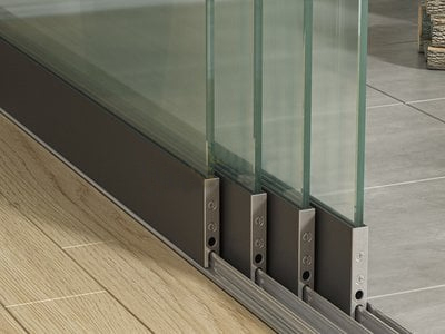 Staklena klizna stijena s 4 tračnice antracit do 4000 mm širine (4x 1030 mm stakla) Staklena klizna stijena s 4 tračnice antracit do 4000 mm širine (4x 1030 mm stakla)